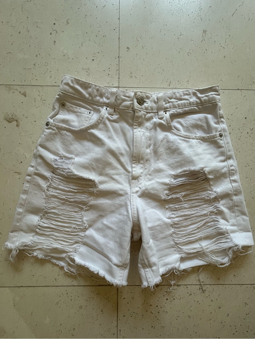 ZARA White Distressed Women's Denim Shorts
